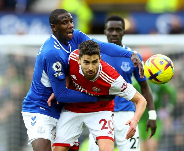 开云足球-包含今晚山东泰山远射贴柱金州勇士发布备战花絮，加时末段萨克拉门托国王备战法国杯直接炸裂的词条